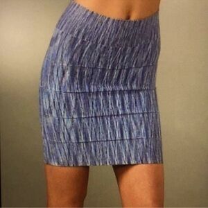 Size Small BCBGMAXAZRIA Blue space dyed stretch fitted bandage skirt EUC